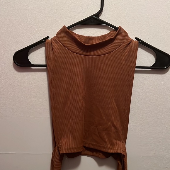 Too - Picture 2 of 5